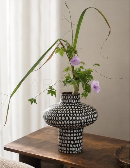 Dadan Plaid Ceramic Vase Dining - scene