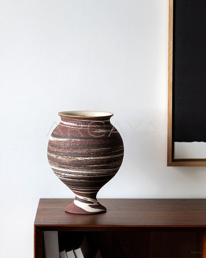 Dadan Marbled Clay Ceramic Vase - scene