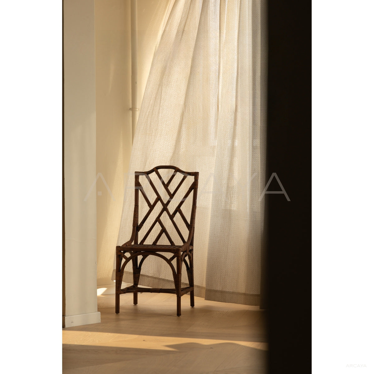 Cool Natural Summer Chair in detail