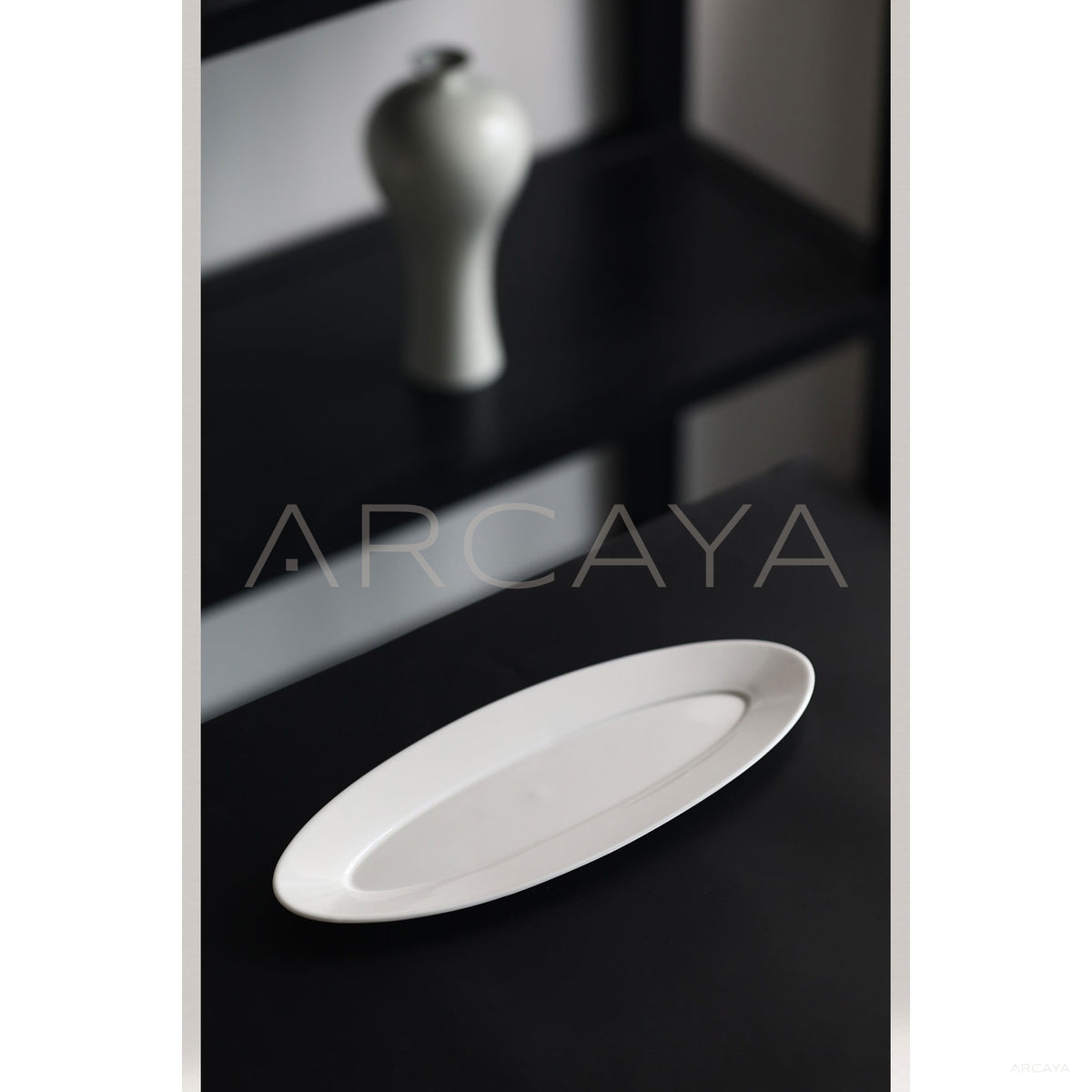 White Porcelain Leaf Boat Plate in detail