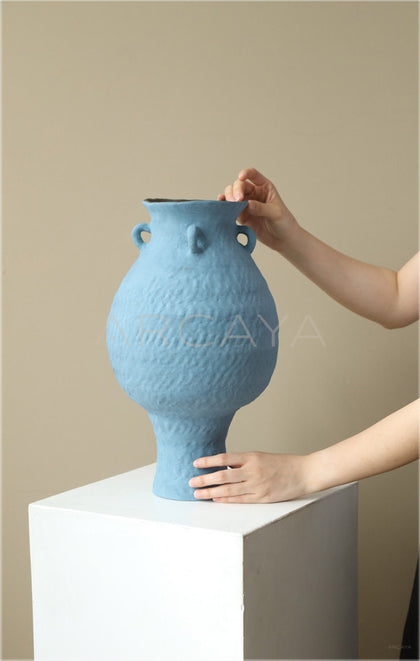 Dadan Wabi Sabi Handmade Vase - scene