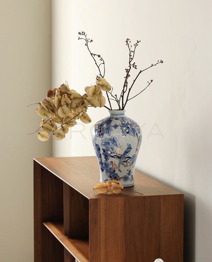 Jingdezhen Blue White Narrow Mouth Vase - scene
