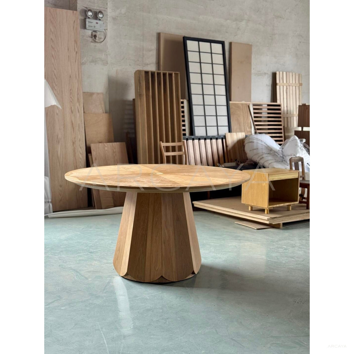 Round Dining Table Design in detail
