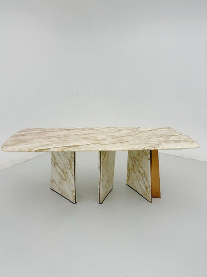 Mouth Series Fish Belly Gold Marble Dining Table - scene