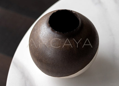 Dadan Silver Glaze Ceramic Vase Entryway - scene