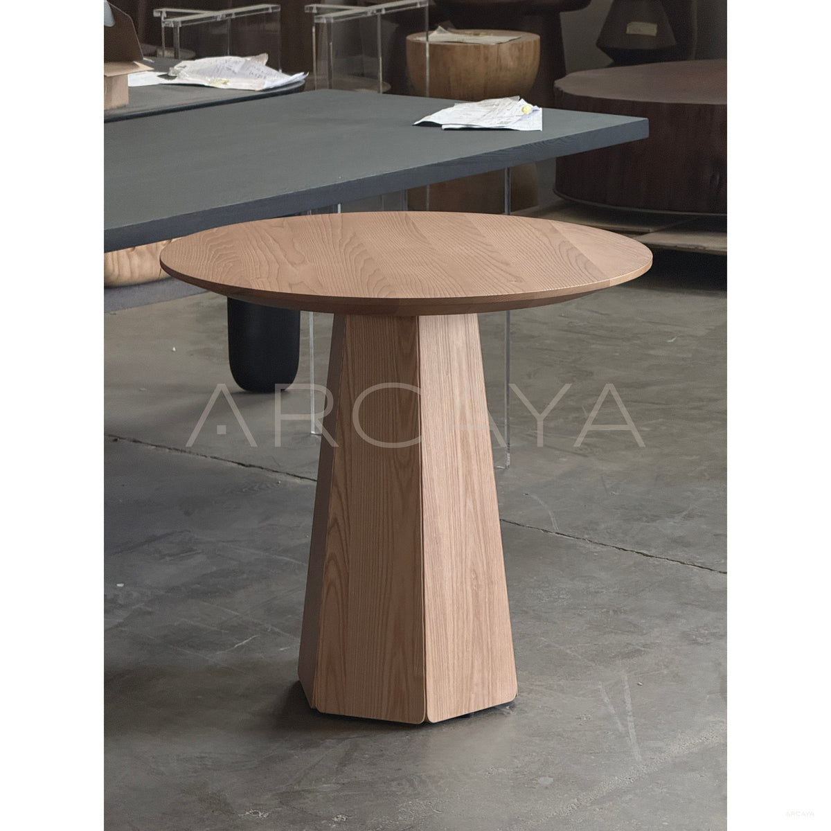 Minimalist Solid Wood Round Table in detail