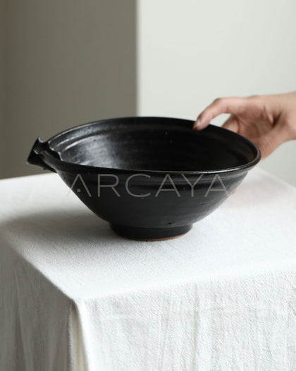 Amu Collab Wabi Sabi Black Glaze Spouted Bowl - scene