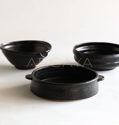 Amu Collab Wabi Sabi Black Glaze Spouted Bowl - scene