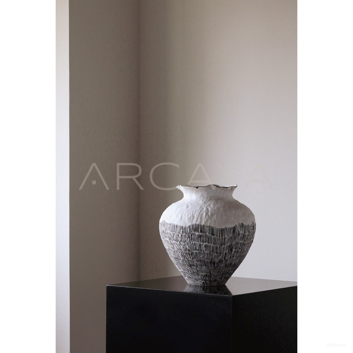 Chinese Wabi Sabi Floor Jar Vase Jingdezhen in detail