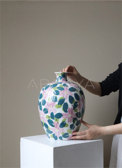 Blue White Porcelain Tabletop Vase - scene