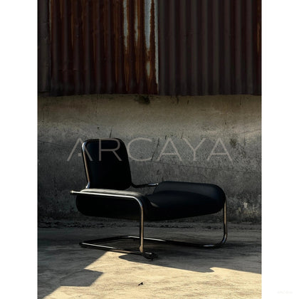 Bauhaus Sculpted Lounge Chair - scene