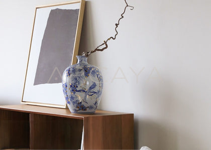 Hand Painted Blue White Gilded Fruit Vase - scene