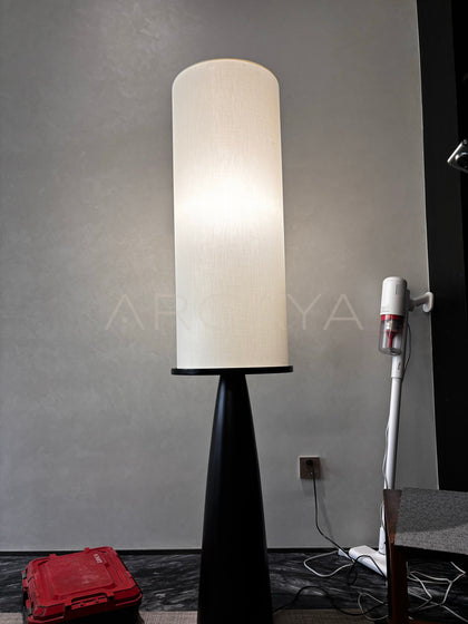 Floor Lamp Real Vs Photo - scene