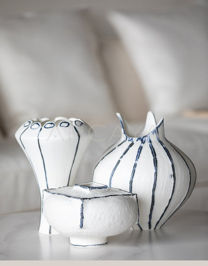 Dadan Hand Painted Blue White Outline Vase - scene