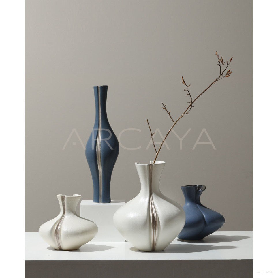 Chinese Showroom Ceramic Art Vase in detail