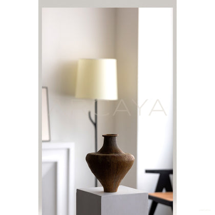 Dadan Ribbed Wide Shoulder Ceramic Vase - scene