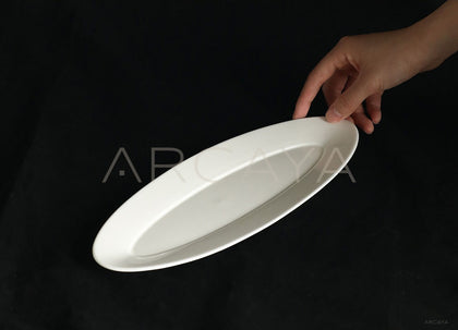 Sunxun Collab White Porcelain Leaf Boat Plate - scene