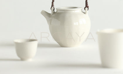 Sunxun Collab White Porcelain Loop Handle Teapot Set - scene