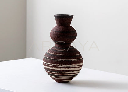 Dadan Wabi Sabi Twisted Pattern Vase - scene