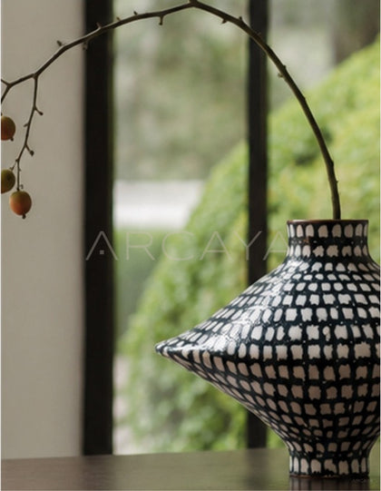 Dadan Hand Painted Checkered Vase Bedroom - scene