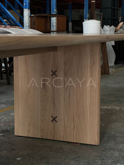 Josei White Oak Solid Wood Table - detail