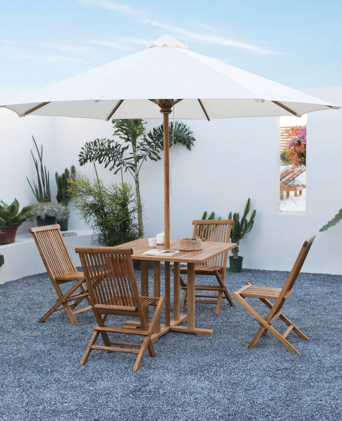 Outdoor lounge chairs