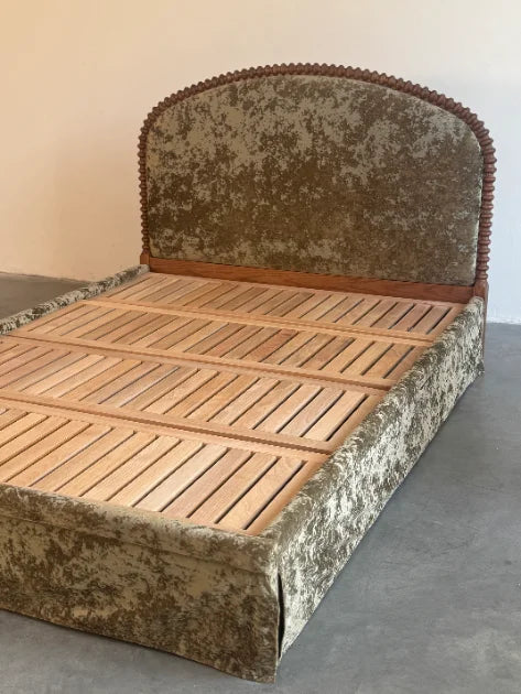 Stone table surface checked for pattern and finishing