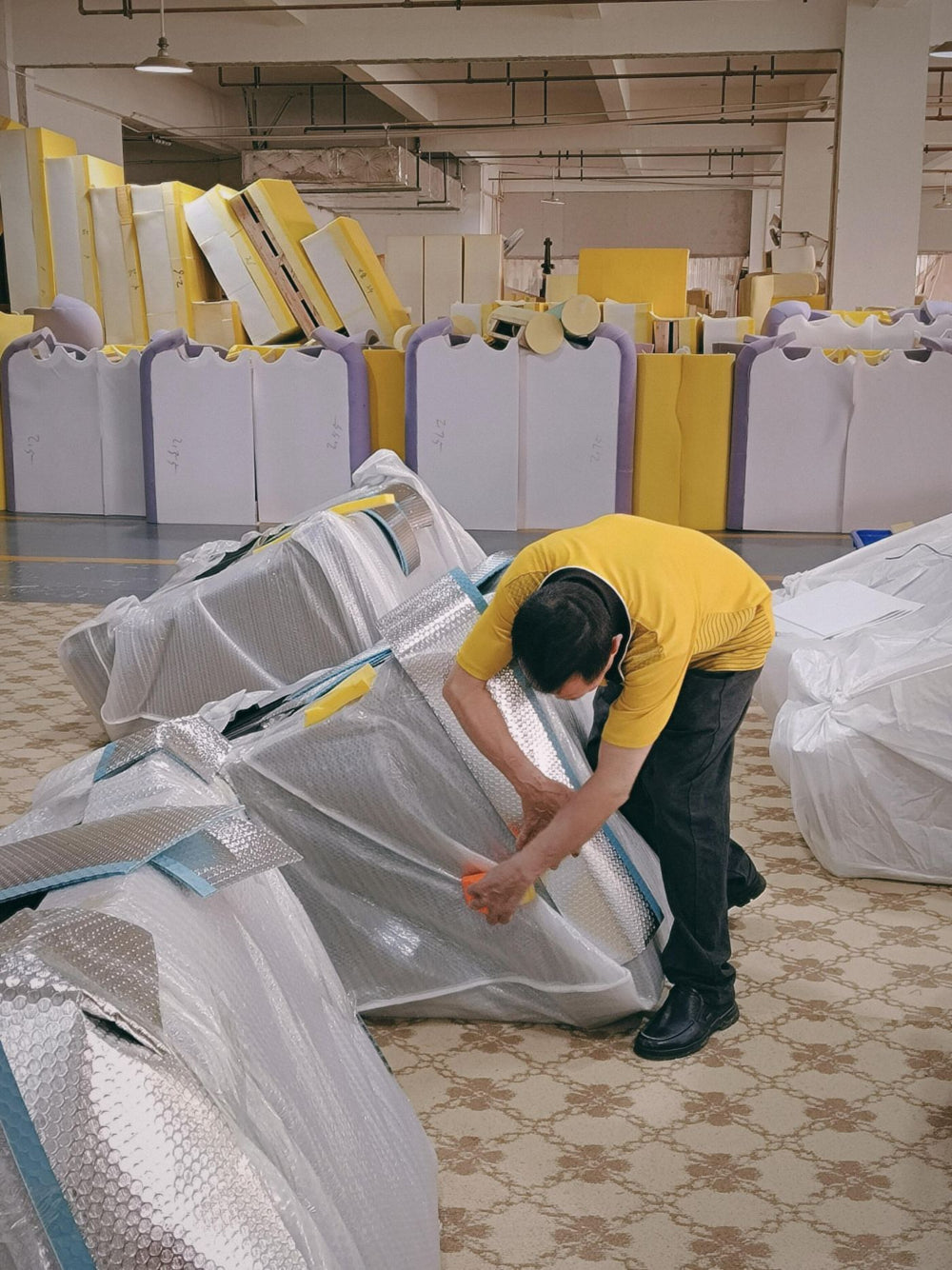 Protective furniture corner packing