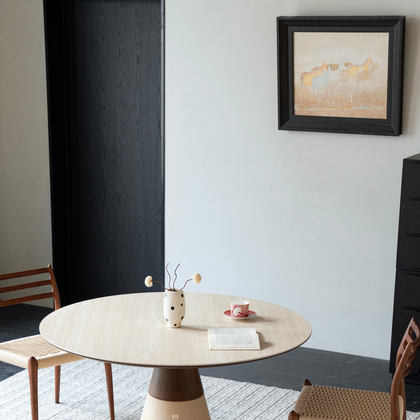 Kestrel Meadow Dining Table