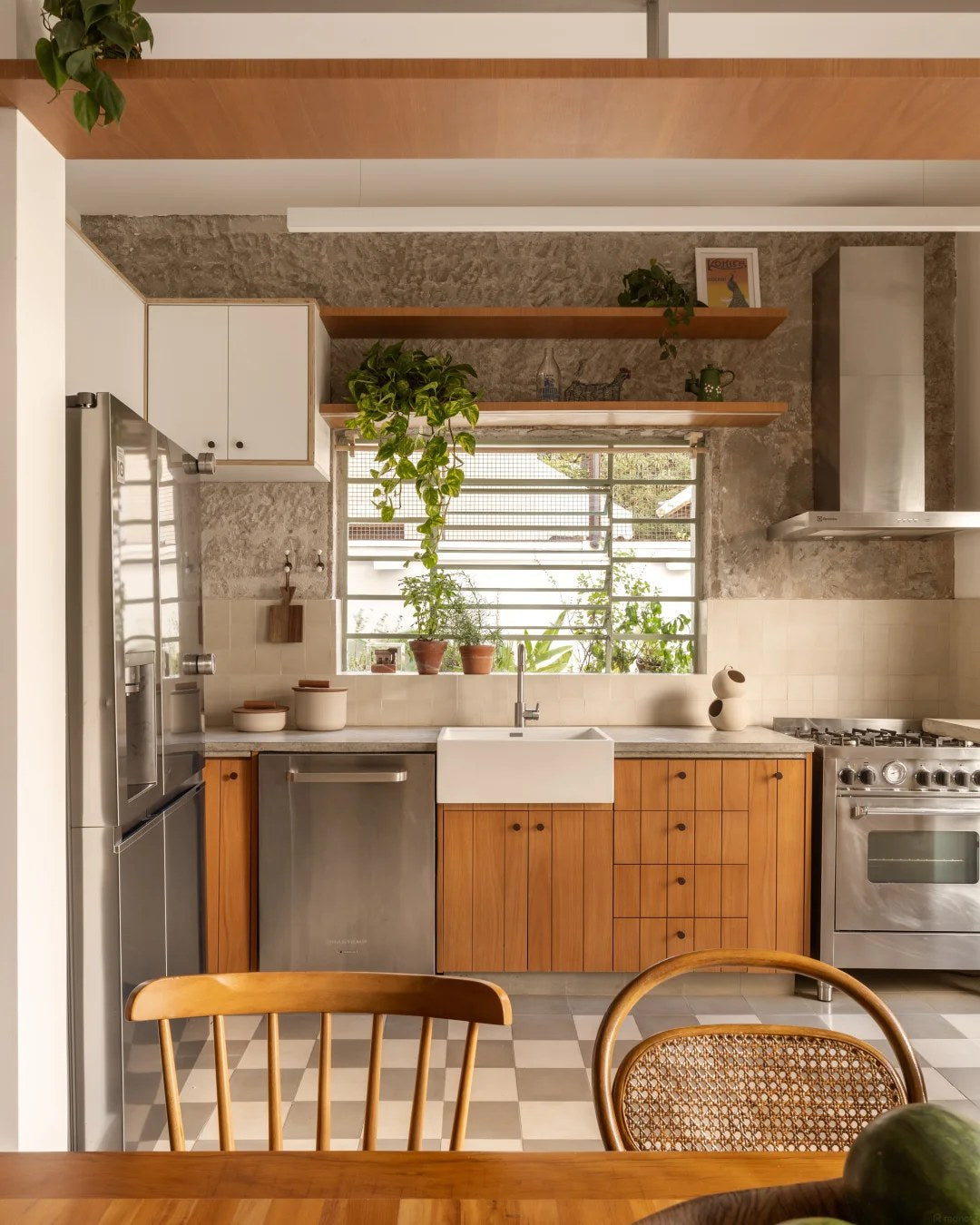 Choose warm wood bases for an easy, lived-in feeling