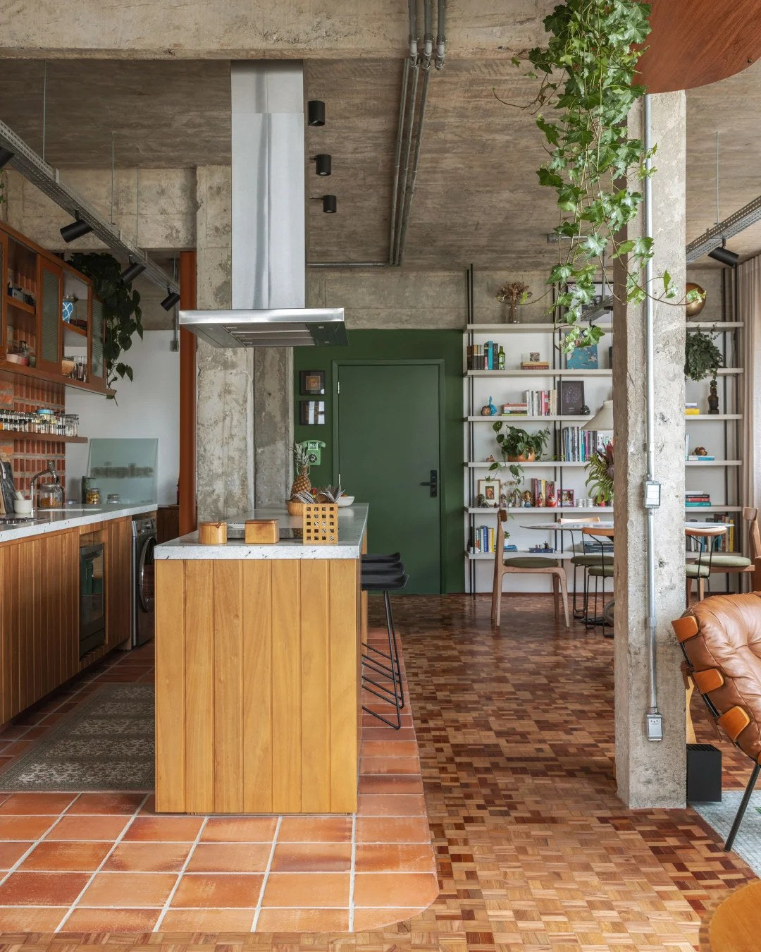 Let green accents make warm cabinets feel fresher