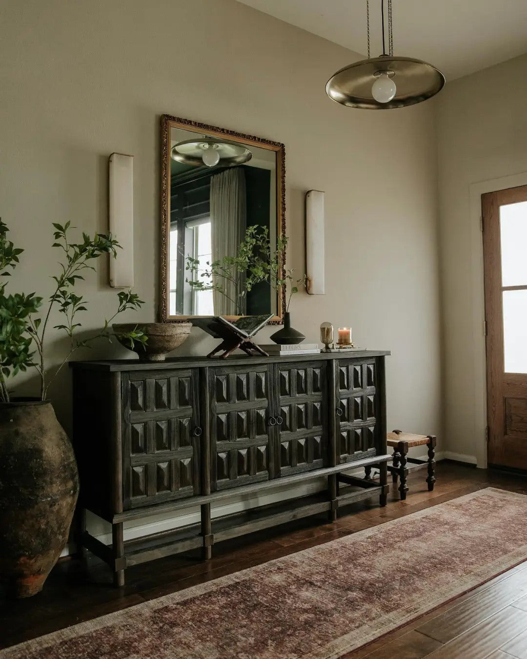 A sideboard can work like a styling anchor when the objects are edited.