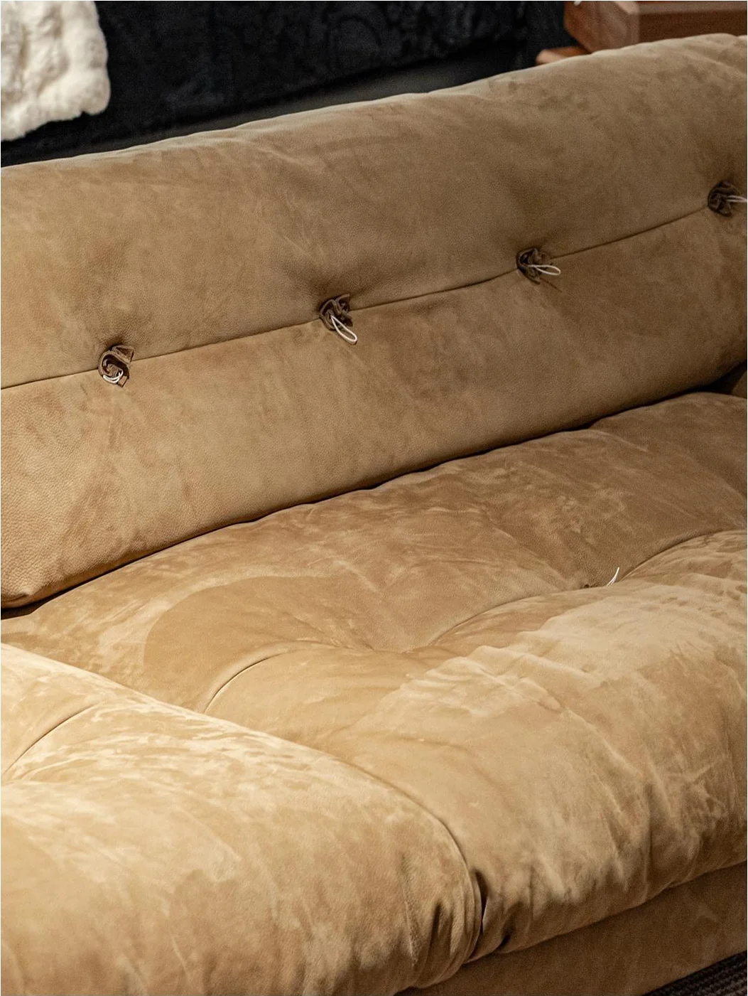 A00364 Sofa in a finished interior.