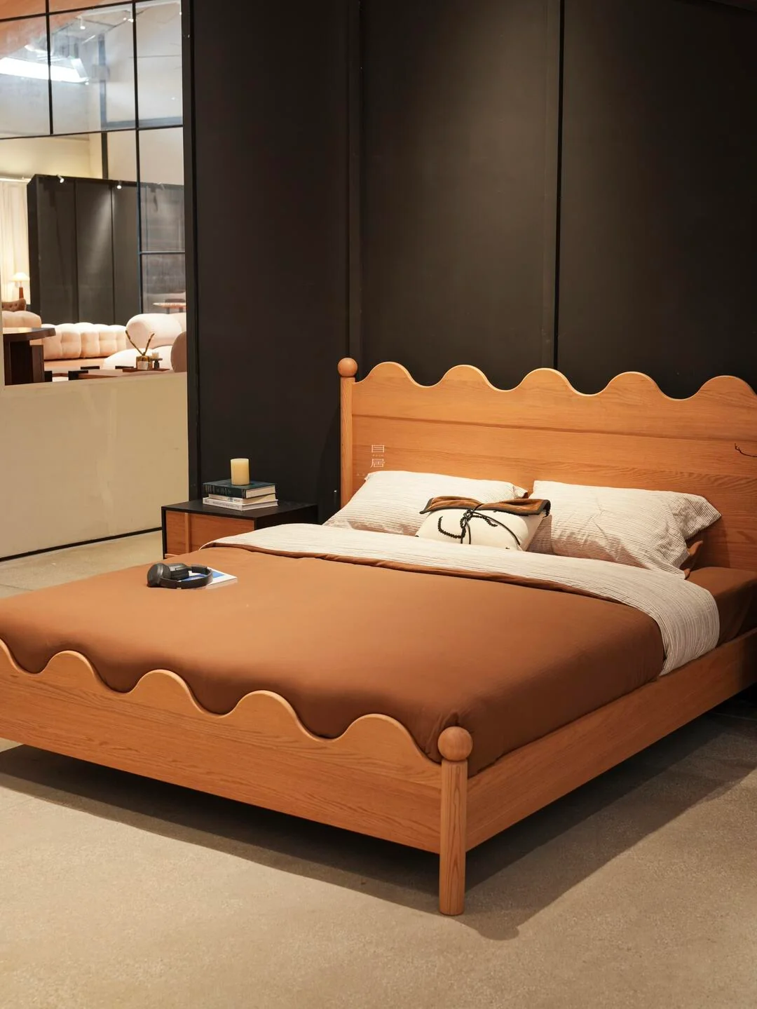 One silhouette. Your dimensions, comfort and finish.
