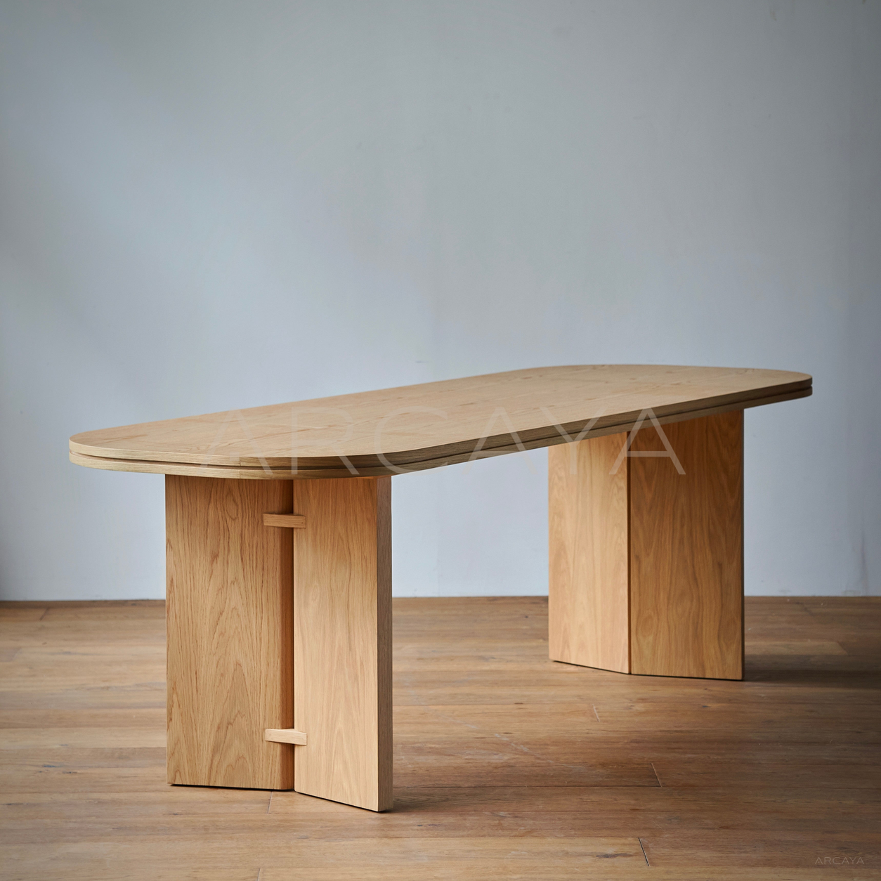 Harbor Crest Dining Table