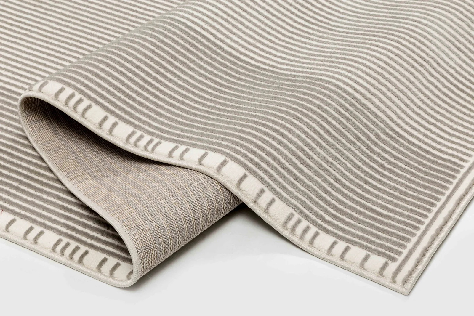 One silhouette. Your dimensions, comfort and finish.
