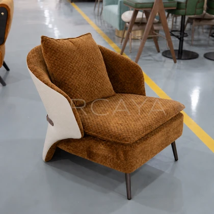 Haven Manor Lounge Chair - front view 03