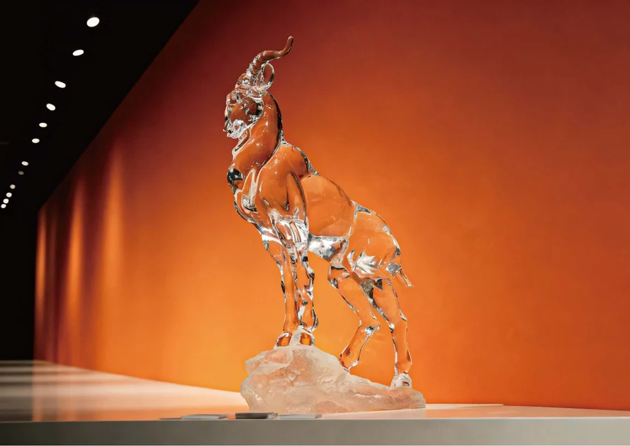 The leader at the summit — Sculptural Objects — A023 — image 1