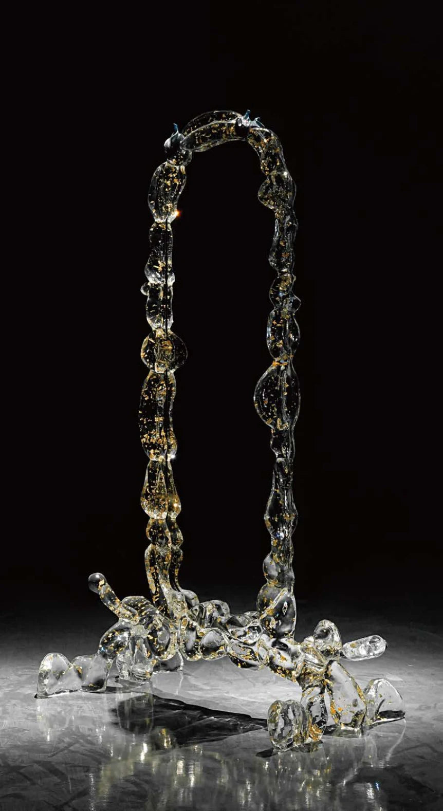 Simple and unadorned | Mirrors — Seating & Display — S121 — image 2