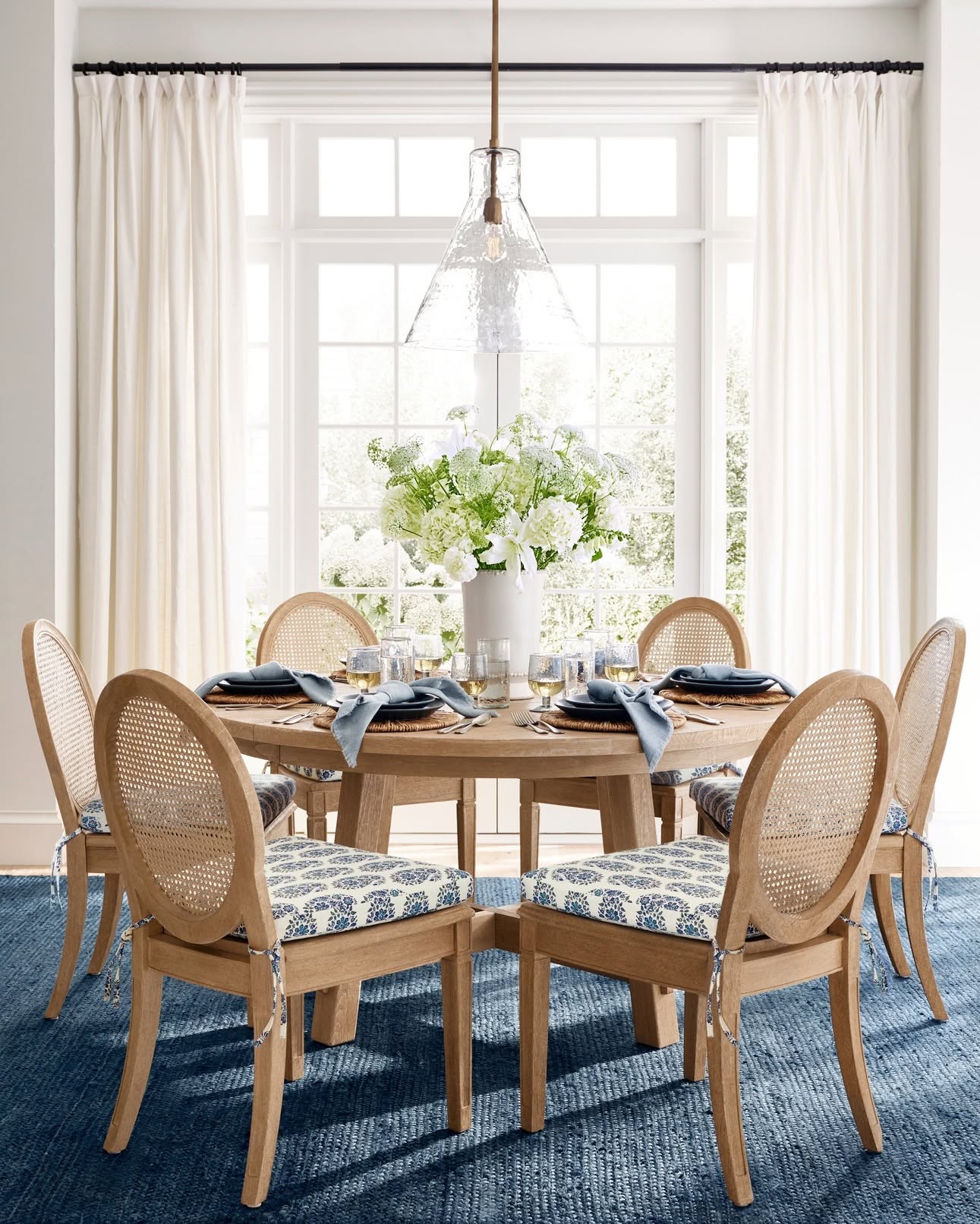 Pick a Round Table for Easy Flow  contemporary dining room idea