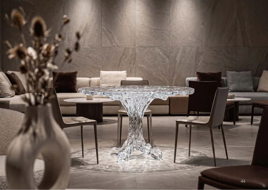 Retreatinto seclusion — Tables & Consoles — T049 — image 1