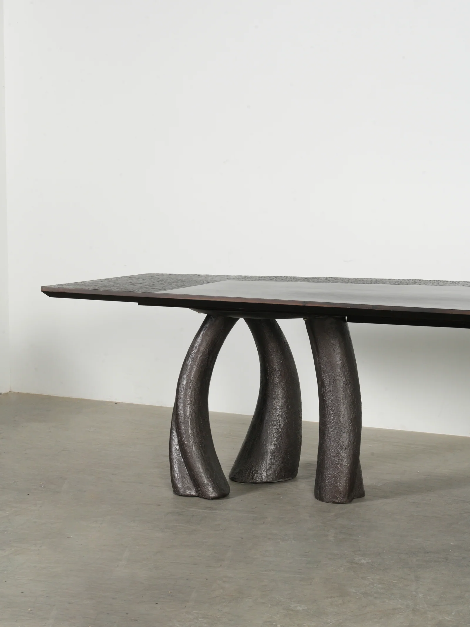 One silhouette. Your dimensions, comfort and finish.