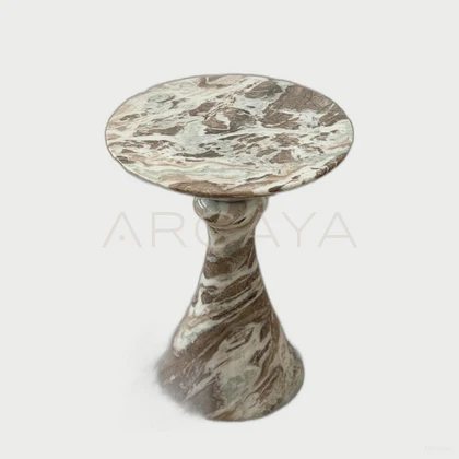 Briar House Decorative Object — neutral background 01